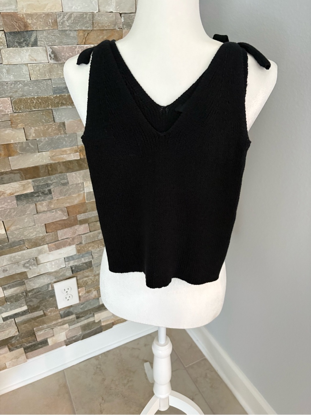 BCBGMaxAzria Black V-Neck Tie-Shoulder Knit Tank